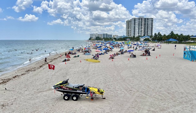 Walk to beach in 3 minutes and enjoy beautiful Pompano Pier and Beach area.