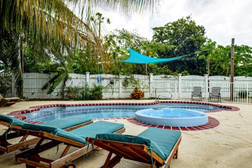Walk to Beach! Key West Paradise with Ocean View