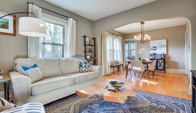 Walk to Beach + Lake Nokomis: Minneapolis Home!
