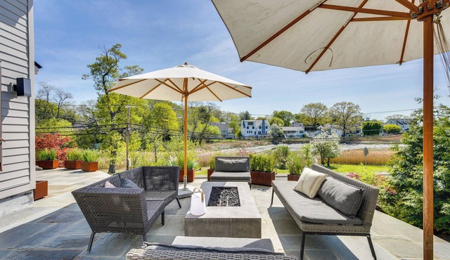 Walk to Beach: Luxe Home w/Fire Pit in Rowayton!