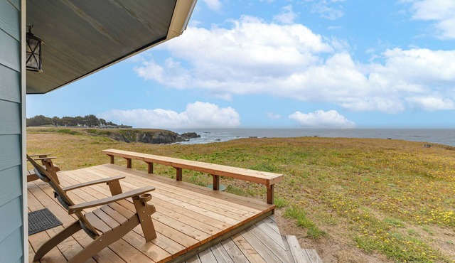 Walk to Beach: Luxury Oceanfront Escape in Caspar