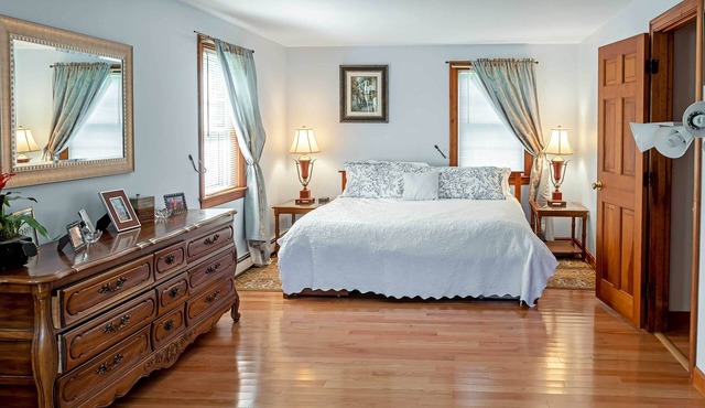 Walk to Beach & Main St: Dog-friendly Cape Cod Gem