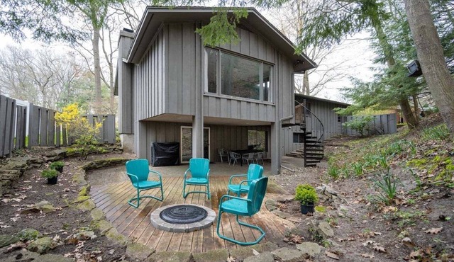 Walk to Beach | Mid-Century Retreat | Pet Friendly