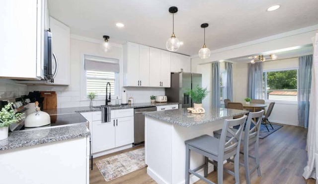 Walk To Beach | Modern Design | 5Bed | 3Full Bath