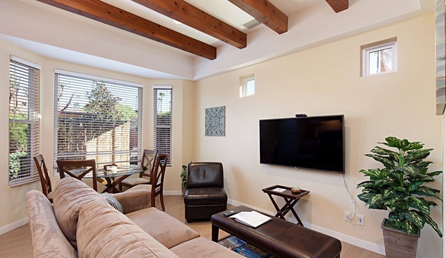 Walk to beach/restaurants, No shared areas, Pvt Patio , Garage, AC, Bikes