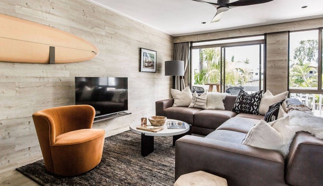 WALK TO BEACH, SHOPS, CAFES - STYLE - AIR CON