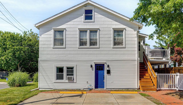 Walk to Beach: Somers Point Apartment!