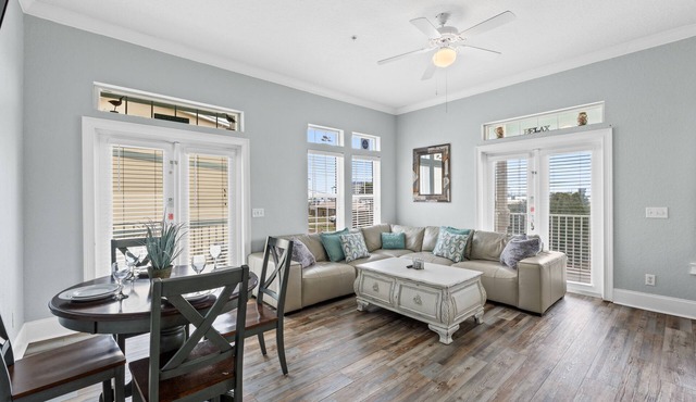 Walk to Beach! 3BR Townhome w/Ocean View Balcony, Grill & Parking in West End