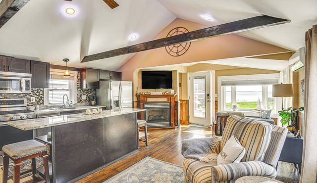 Walk to Beach: Water-View Abode in Portsmouth!