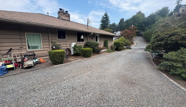 Walk to Beaches, Parks & Dining.n2BR Getaway with Fitness Room, AC & More