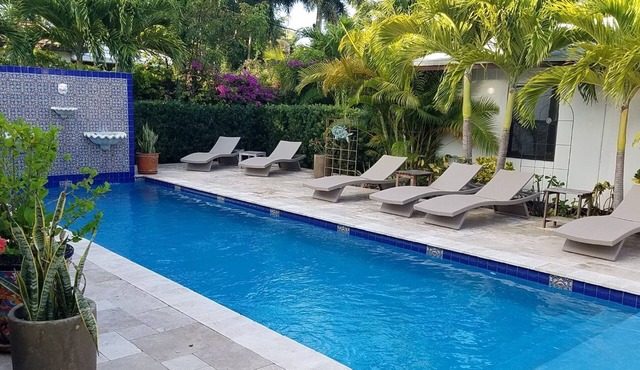 Walk to Beaches & the Ave- Large 1BR Villa w/Saltwater Pool. DISC. Apr-Nov