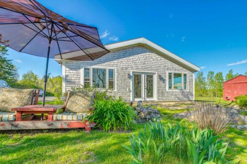 Walk to Beaches & Trails: Waterfront Maine Escape!