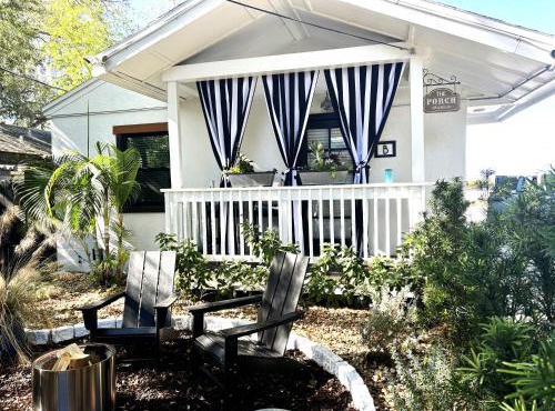 Walk to Best Eats and Shops and Stay in Style