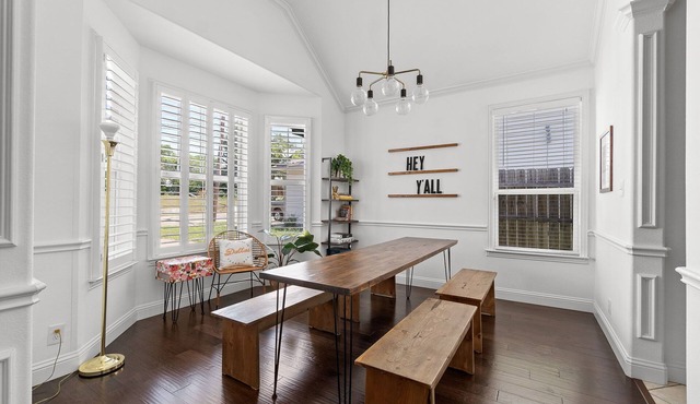 Walk to Bishop Arts | Big Back Yard | Dog Friendly