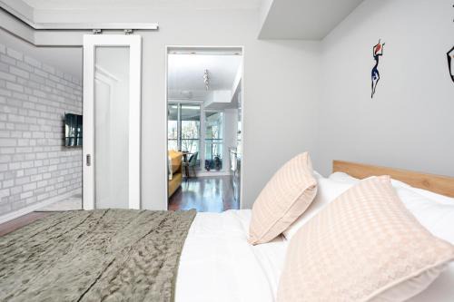 Walk to BMO Field- FIFA Fan Zone! Prime Location Condo