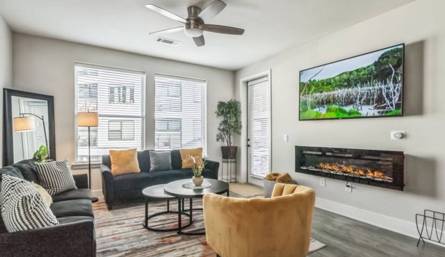 Walk to Braves, King bed, Mercedes Benz Stadium