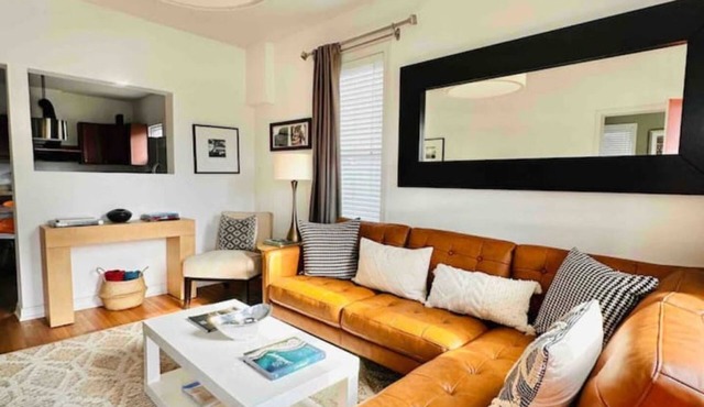 Walk to Broncos' Stadium-3 BR Contemporary Home
