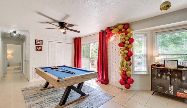 Walk to Campus, FSU Photo Wall: Inviting Retreat!