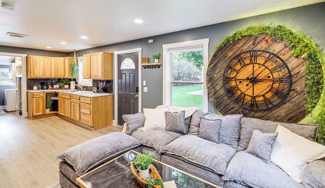 Walk to Campus & Riverfront Park: Missoula Gem!