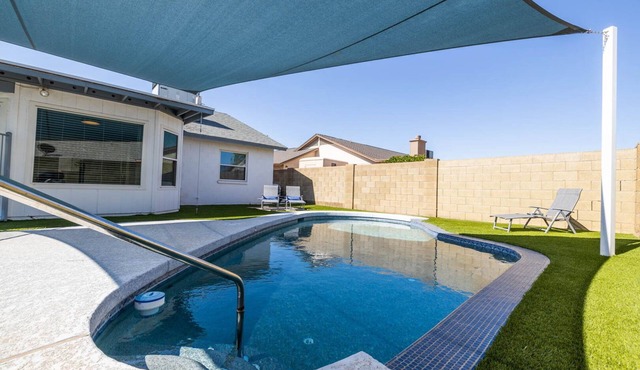 Walk to Cardinals Stadium -Heated Pool-Pool Table