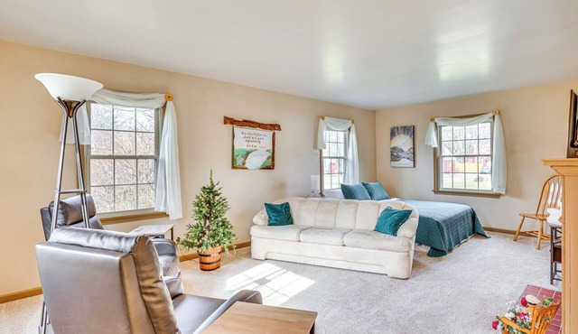 Walk to Centennial Park: Apartment w/Garage!