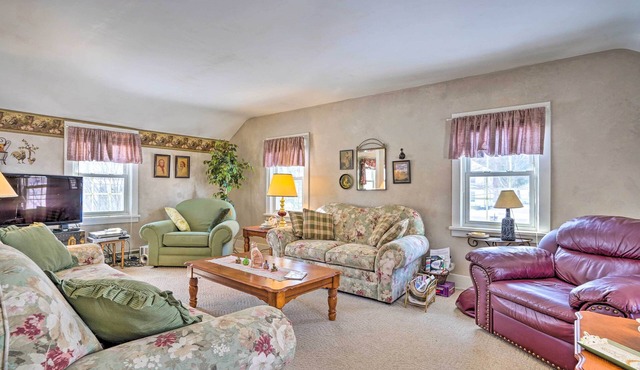 Walk to Chautauqua Lake: Mayville Getaway!