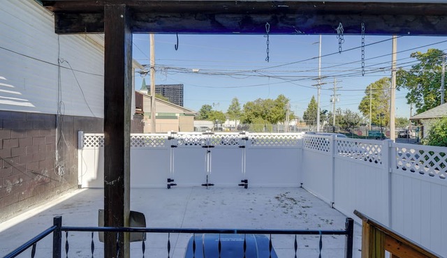 Walk to Churchill Downs: Louisville Apartment!