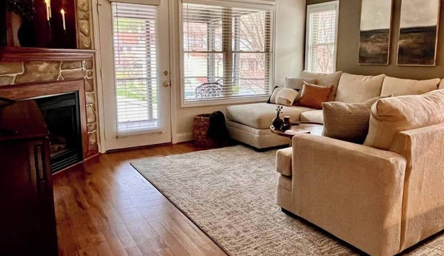 WALK to City Center! Private Elevator! Jubela's In-Town Living!