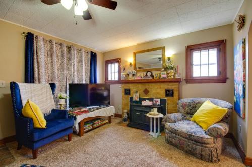 Walk to Civic Center! Lovely Lebanon Home