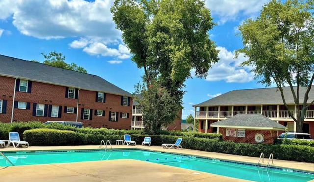 Walk to Clemson Univ & Downtown, Quiet & Safe Community, Pool, Free Parking