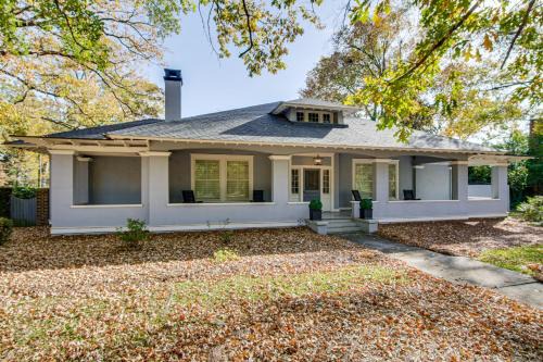 Walk to Coker University and Dtwn! Home with Game Room