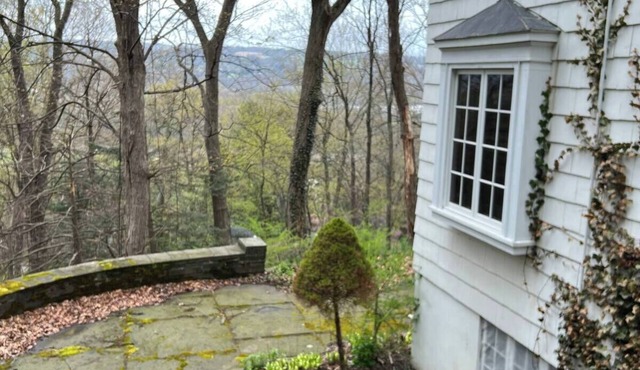 Walk to Cornell University Campus with Lake Views & Dead end street- 5 bedrooms