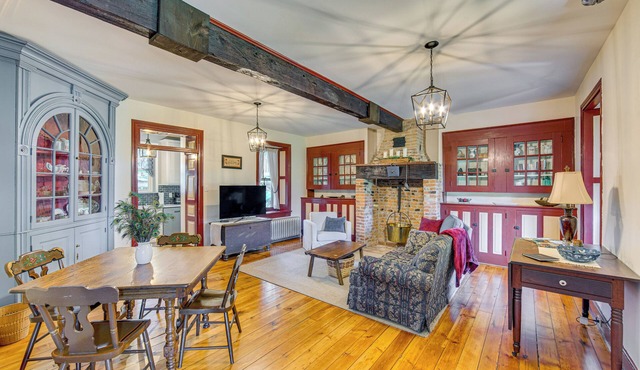 Walk to Creek: Mount Joy Home w/Peacocks On-Site!