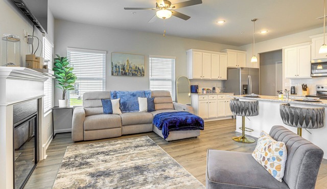 Walk to Dog Park & Playground: Hampton Haven!