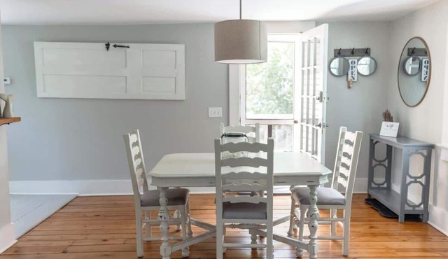 Walk to downtown and Broadway 3b