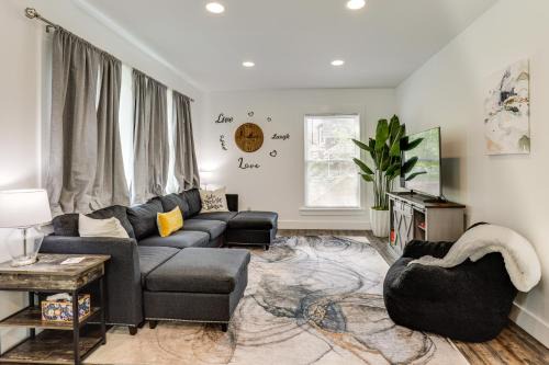 Walk to Downtown and Seneca Lake Updated Retreat!