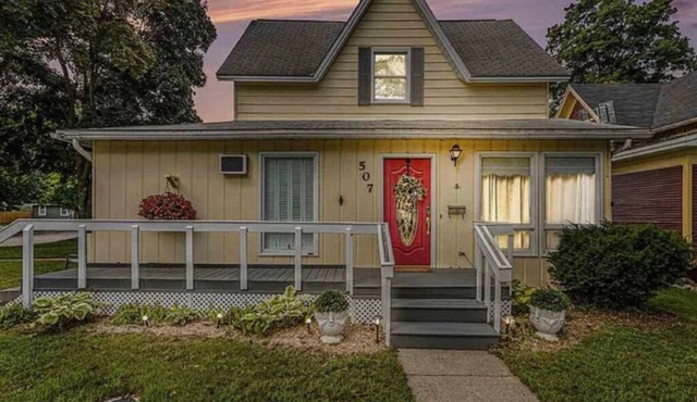 Walk to Downtown & Beach Luxury 3BR Charlevoix Retreat