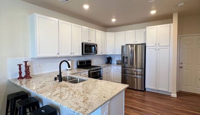 Walk to downtown, community pool. 30 minutes to Denver, Boulder, Ft Collins.