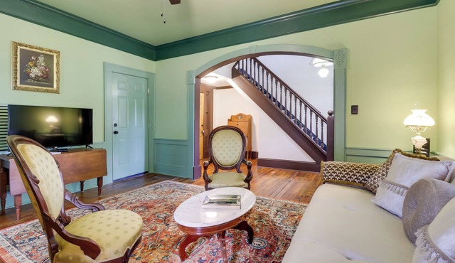 Walk to Downtown: Historic Home in Edenton’s Heart