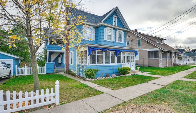 Walk to Downtown - Home w/Porch in Clayton!