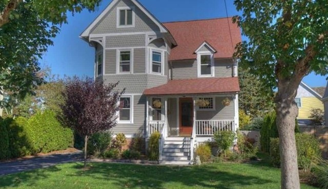 Walk to downtown! Ideal location for Mystic adventures.