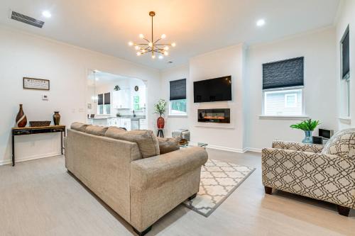 Walk to Downtown! Modern Hogansville Home with Patio