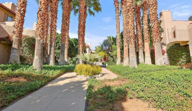 Walk to downtown PS & Arenas - Discount for 2+ month stay!