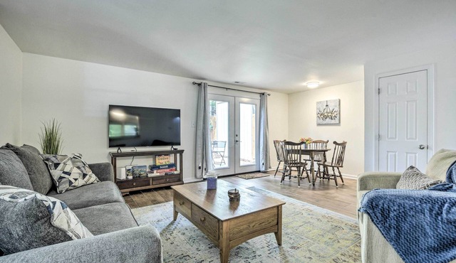Walk to Dtwn & Breweries: Townhome in Cary!