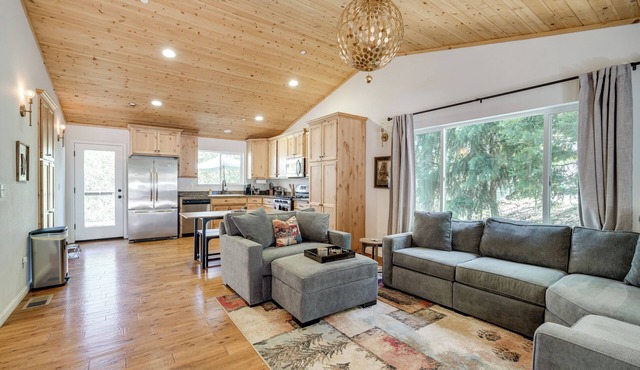 Walk to Dtwn: Charming Family Cabin in Twain Harte