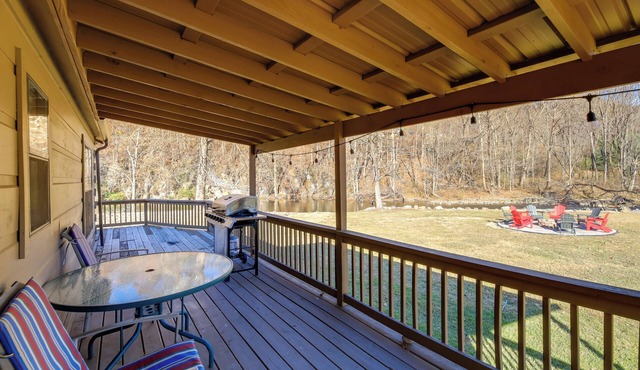 Walk to Dtwn Damascus: Cabin w/Creek Views!