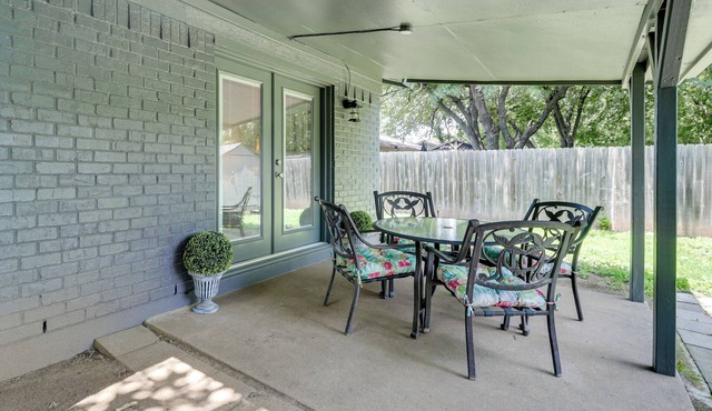 Walk to Dtwn: Family Home w/Patio in Burleson
