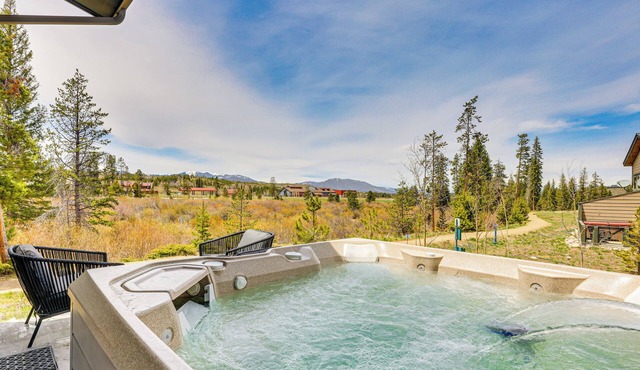 Walk to Dtwn: Fraser Retreat w/Hot Tub & Views!