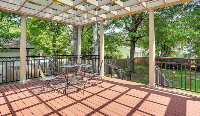 Walk to Dtwn & Freed-Hardeman: Home w/Fenced Yard