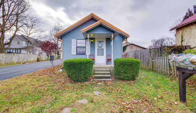 Walk to Dtwn: New Orleans-Themed Lebanon Cottage